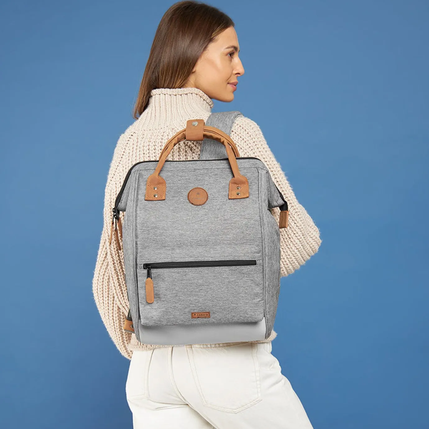 Medium Adventurer | Cabaïa Adventurer Light Grey